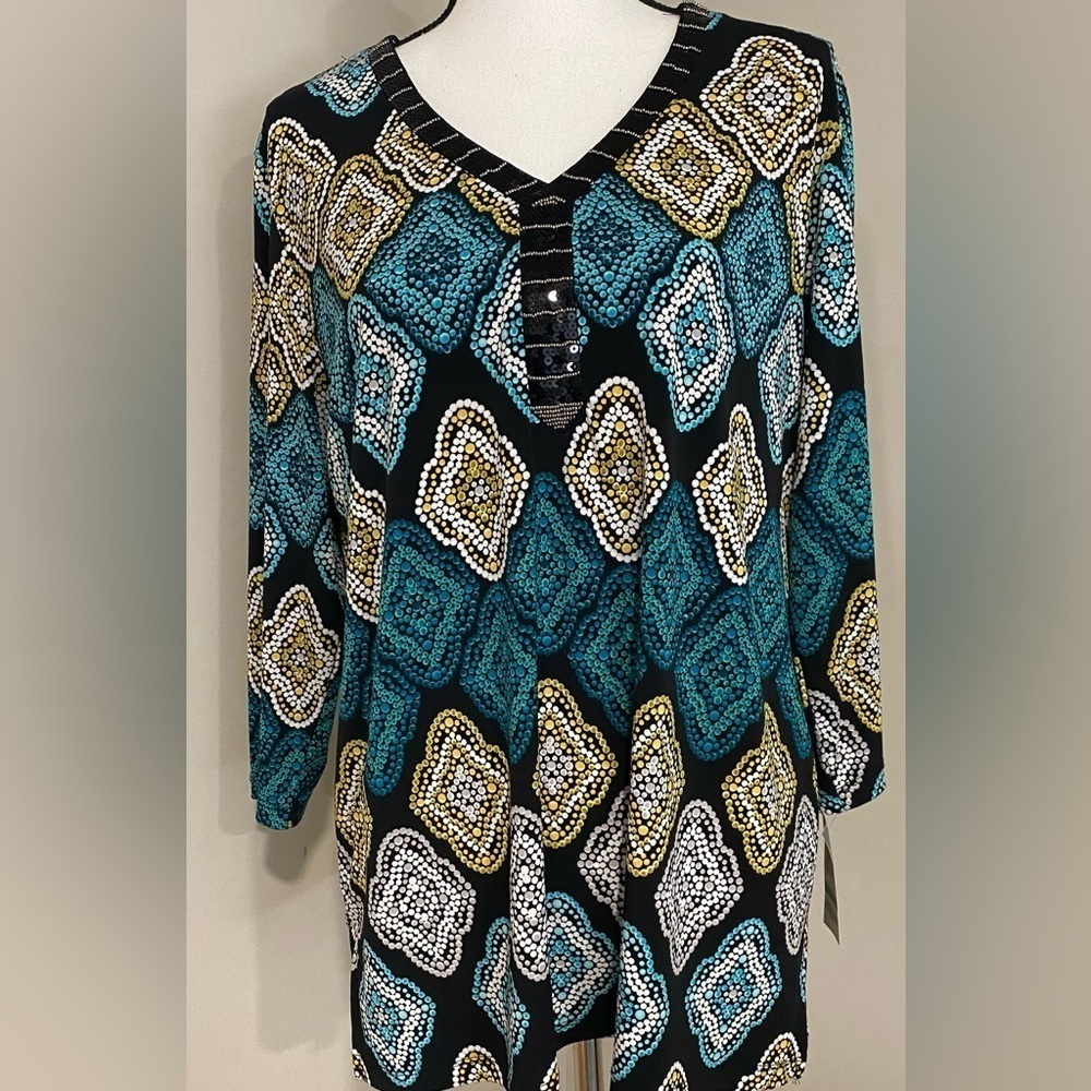 NWT JM Collection V Tunic
